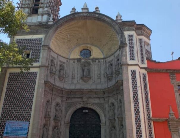 Hospitales de la Nueva España. De Hernán Cortés a Franz Mayer